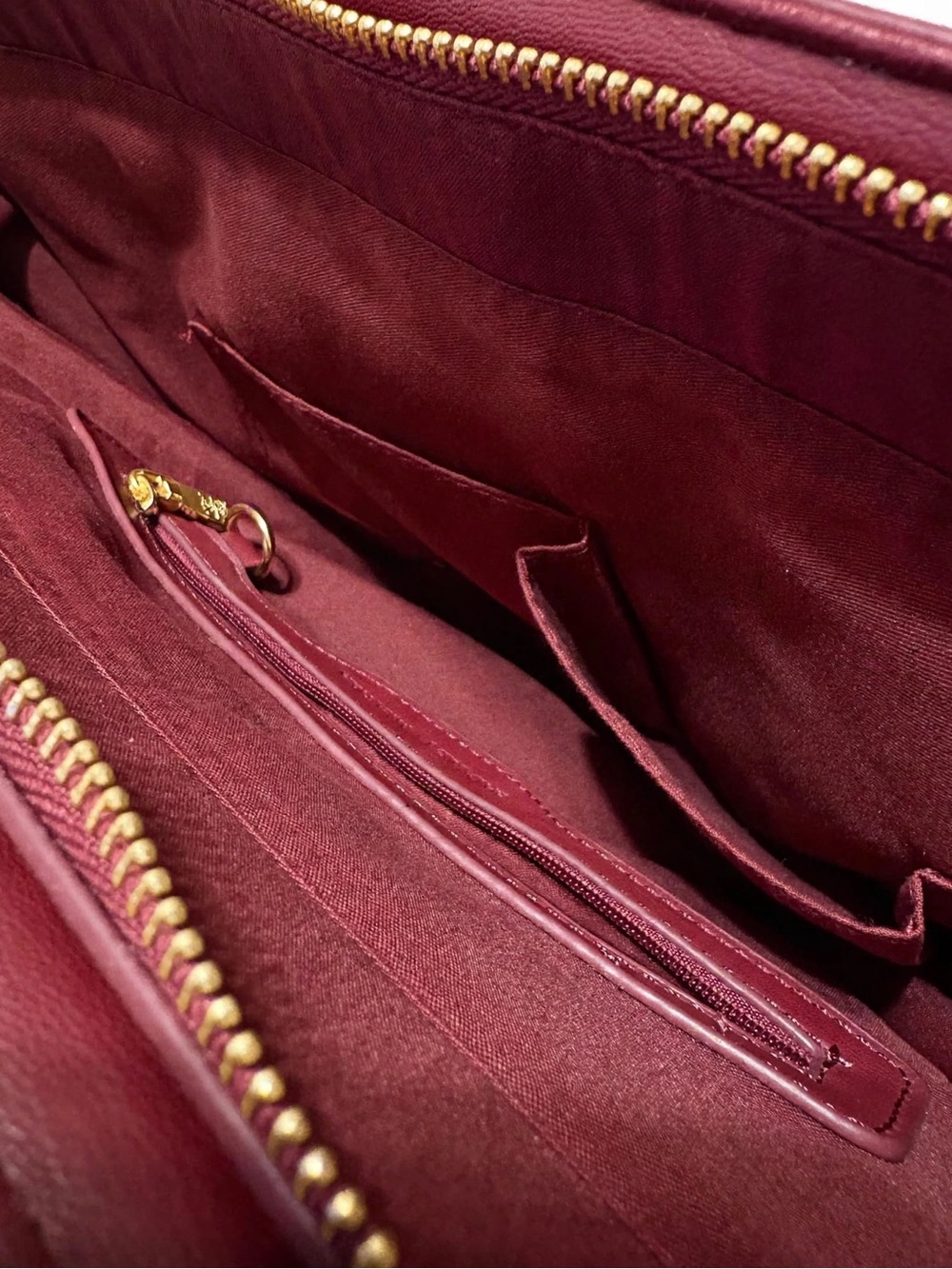 Badgley Mischka Tote Vinipiel Burgundy Logo MB Dorado - Bolsa de Trabajo - Picture 3 of 11